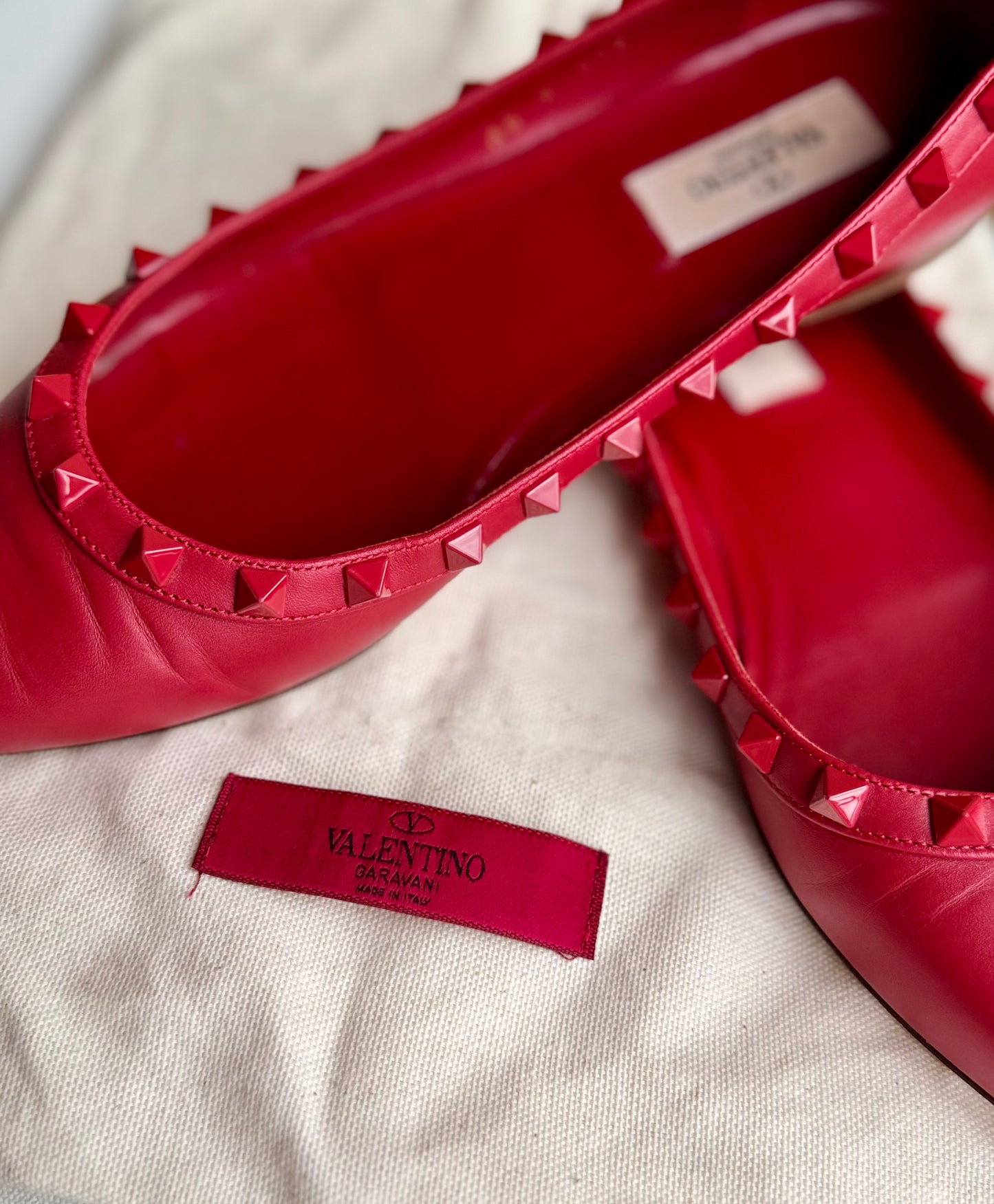 Valentino Garavini Calfskin Lacquered Monochrome Rockstud Ballerina Flats - sz 37.5