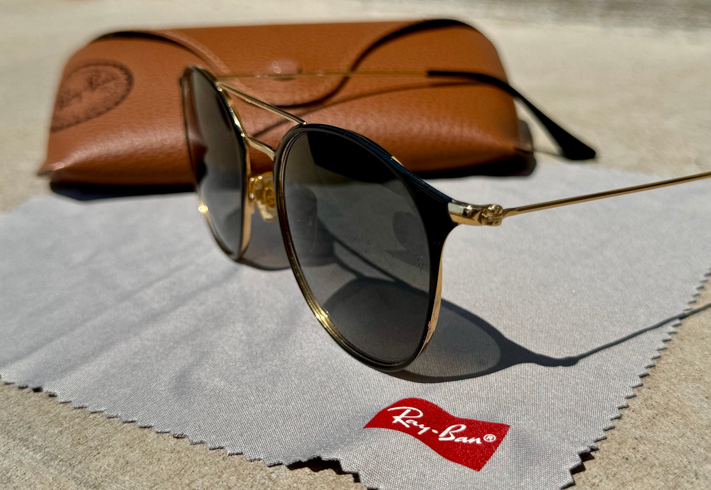 Ray-Ban RB3546 - New with Case