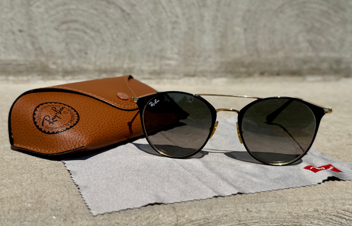 Ray-Ban RB3546 - New with Case
